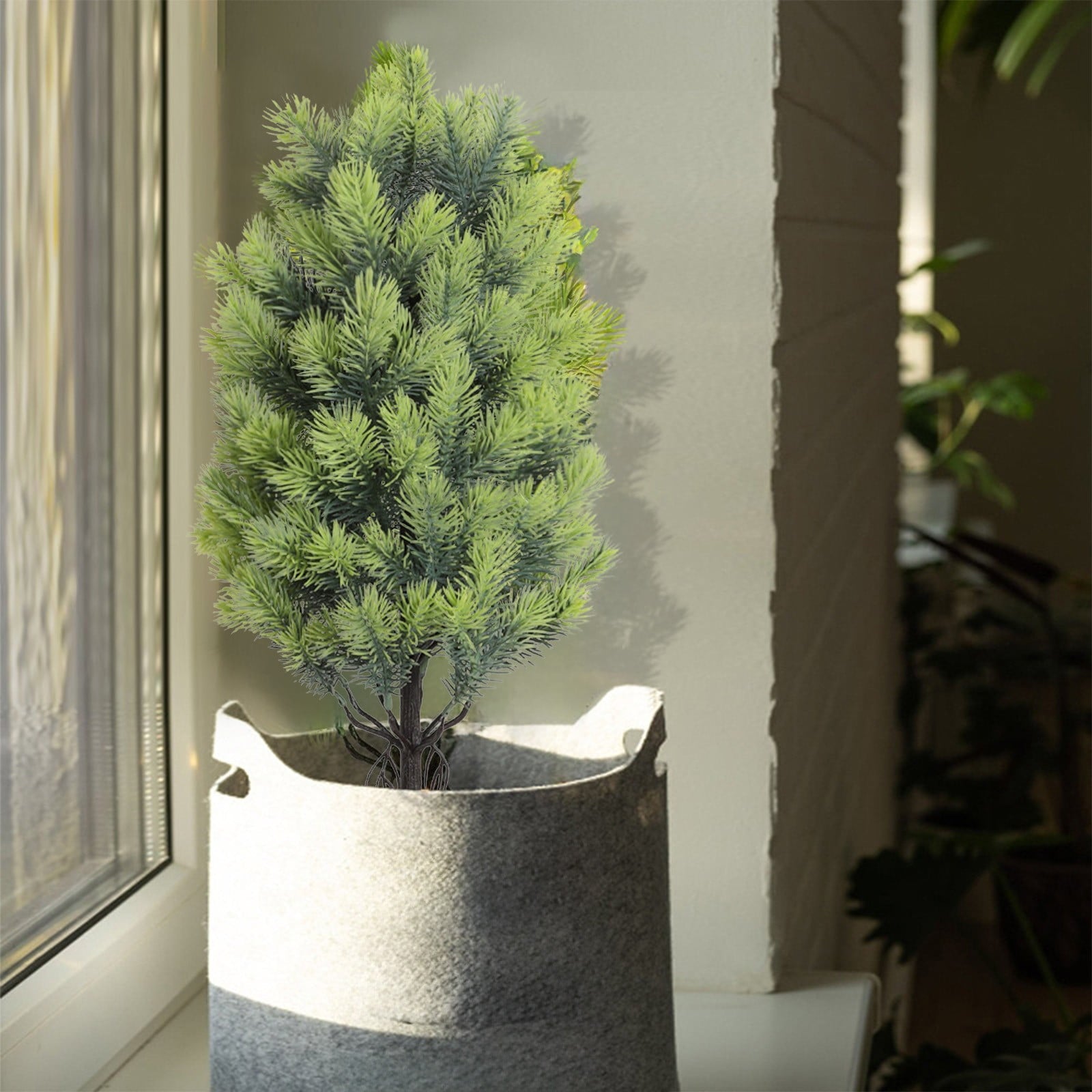 YOTQUSK Set of 2 Artificial Boxwood Topiary Ball with Spikes for Outdoor, UV Resistant Faux Greenery Shrubs, Realistic Fake Bushes Plants for Garden, Yard, Front Porch, Patio Decor